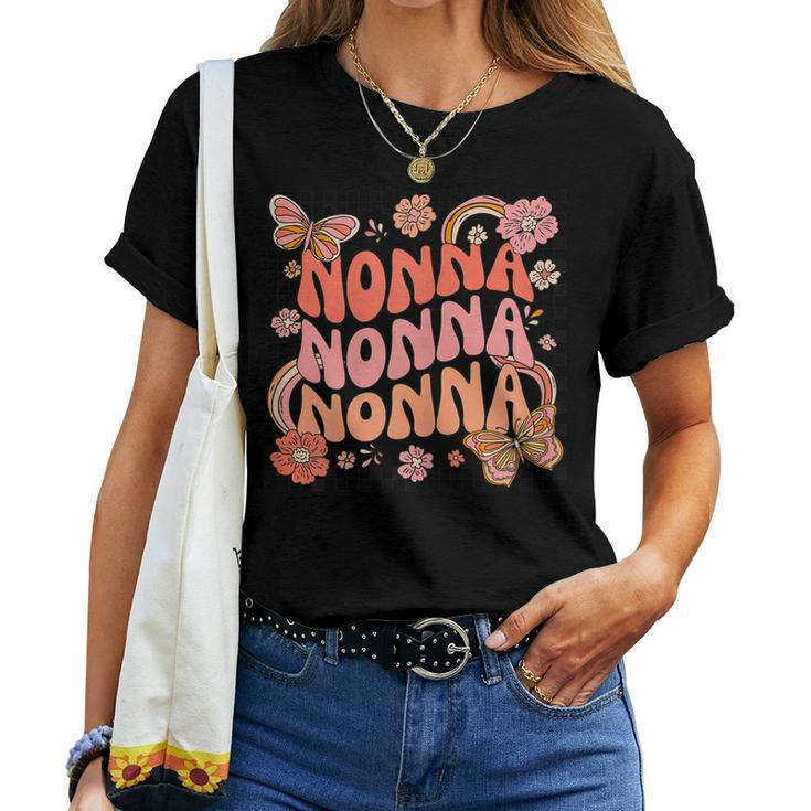 Retro Groovy Nonna Best Nonna Ever Hello Fall Thanksgiving Women T-shirt