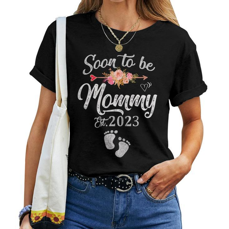 Womens Soon To Be Mommy 2023 First Time Mom Pregnancy Women T-shirt