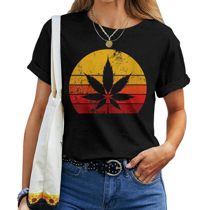 Womens Sun Vintage Marijuana Weed Cannabis Leaf Retro Doobies Cool Women T-shirt