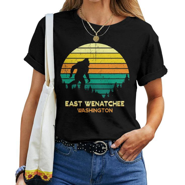 Womens Retro East Wenatchee Washington Big Foot Souvenir Women T-shirt