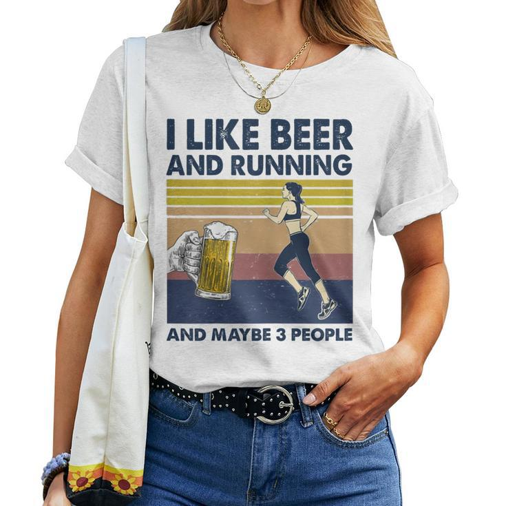 I Like Beer And Running And Maybe 3 People Retro Vintage Women T-shirt
