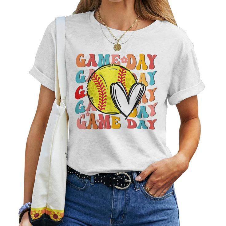 Groovy Softball Game Day Team Sports Softball Mom Game Day Women T-shirt