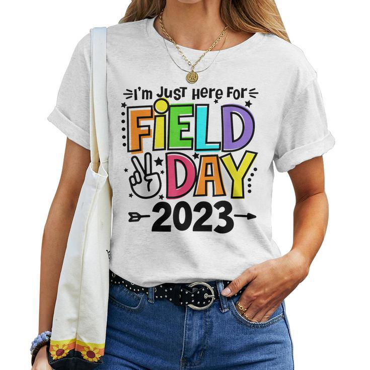 Just Here For Field Day 2023 Peace Sign Teacher Students Women T-shirt