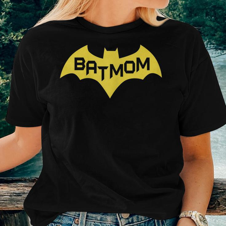 Batmom Mommy Super Hero Bat Mom Cool Woman The Girl Wonder Women T-shirt Gifts for Her