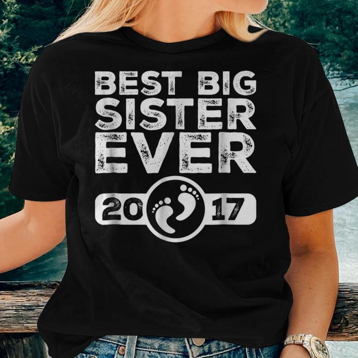Best Big Sister Ever 2017 Older Sibling Baby Steps Women T-shirt Gifts for Her