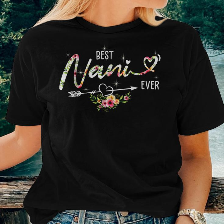 Best Nani Ever Cute Flowers Birthday Gifts Mom Mothers Day Women T-shirt Gifts for Her