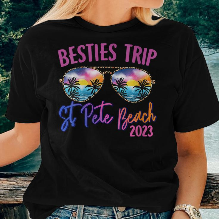 Womens Besties Trip St Pete Beach 2023 Sunglasses Summer Vacation Women T-shirt Gifts for Her