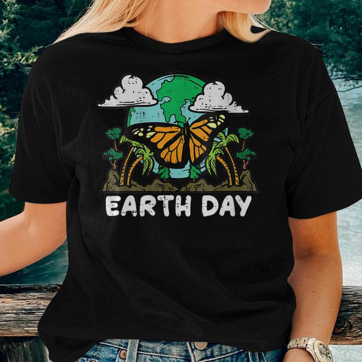 Womens Earth Day Monarch Butterfly Cute Environment Men Women Kids Women T-shirt Gifts for Her