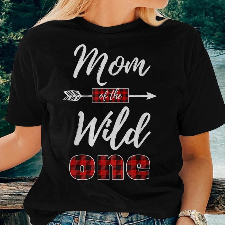 Mom Of The Wild One Buffalo Plaid Lumberjack 1St Birthday Women T-shirt Gifts for Her