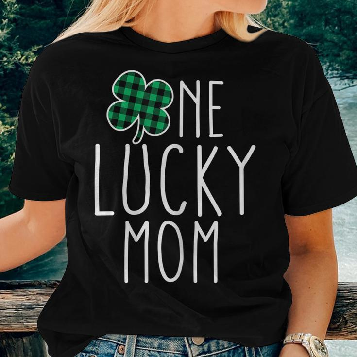 Womens One Lucky Mom St Paddys Day Shamrock Mama Shirt Women T-shirt Gifts for Her