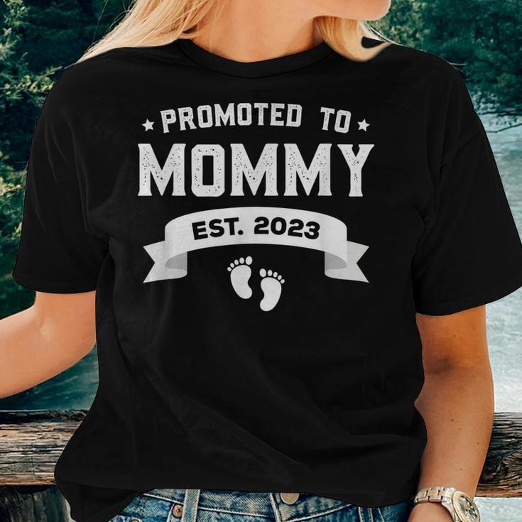 Promoted To Mommy Est 2023 New Mom First Mommy Women T-shirt Gifts for Her