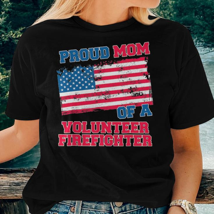 Proud Mom Of A Volunteer Firefighter Women T-shirt Gifts for Her
