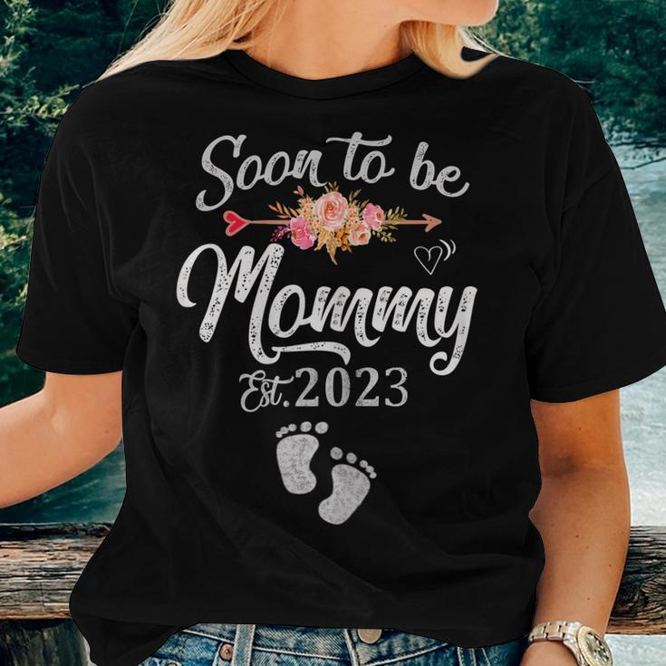 Womens Soon To Be Mommy 2023 First Time Mom Pregnancy Women T-shirt Gifts for Her
