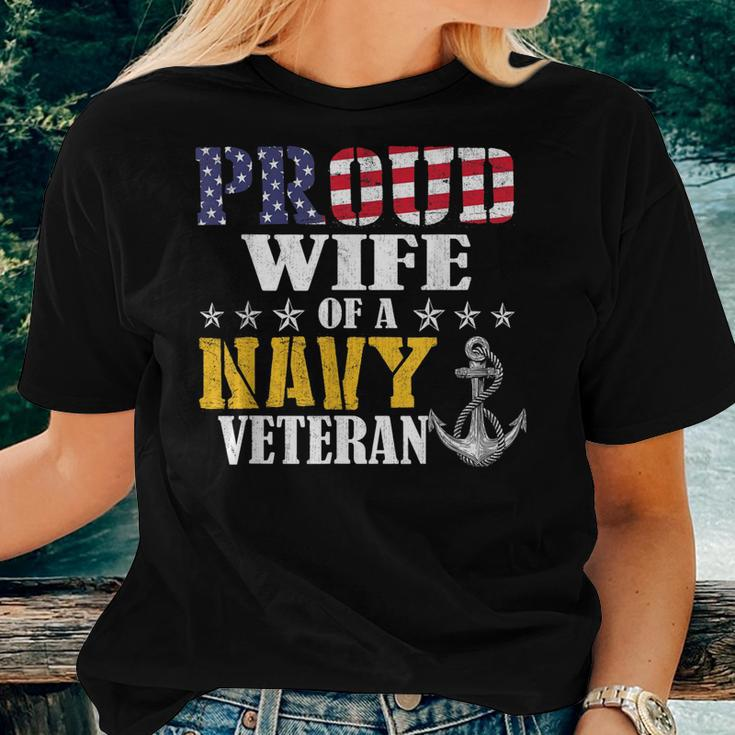 Vintage Proud Wife Of A Navy For Veteran Gifts Women T-shirt Gifts for Her
