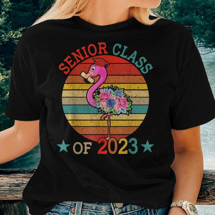 Vintage Retro Senior Class Of 2023 Flamingo Graduation Women T-shirt Gifts for Her