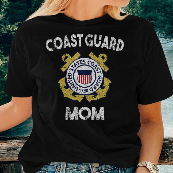 Womens Proud Us Coast Guard Mom Military Pride Women T-shirt Gifts for Her