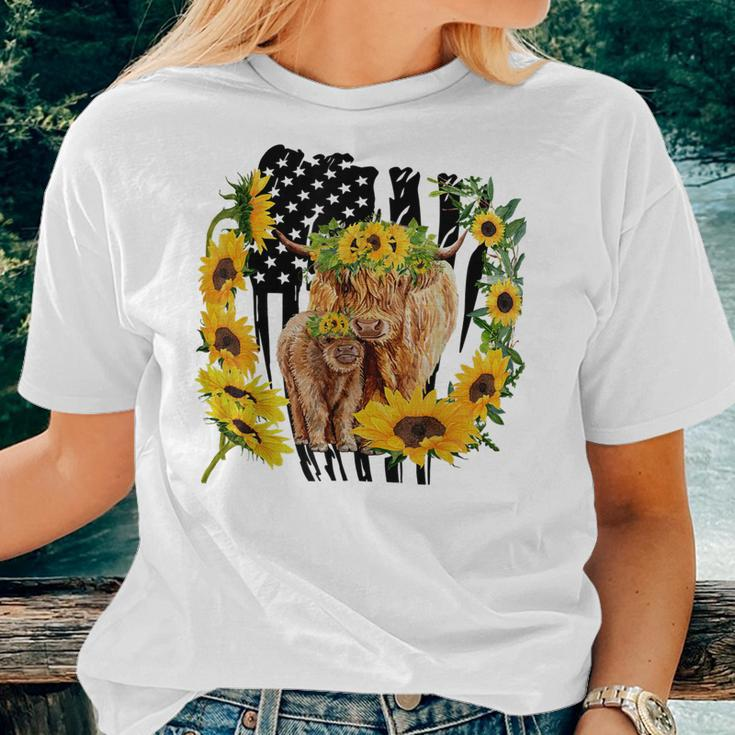 American Flag Sunflower Baby And Mother Highland Cow Women T-shirt Gifts for Her