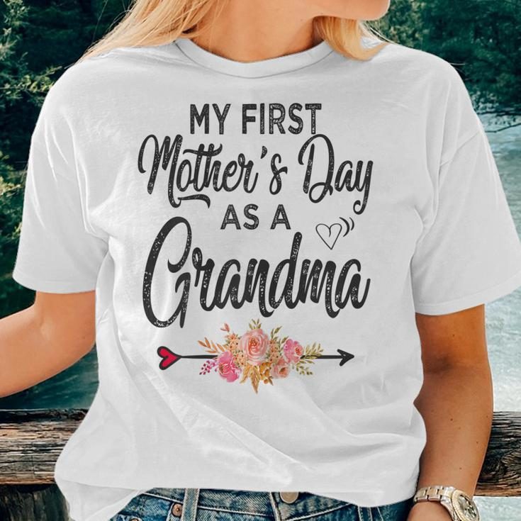 Womens My First As A Grandma 2023 Women Women T-shirt Gifts for Her