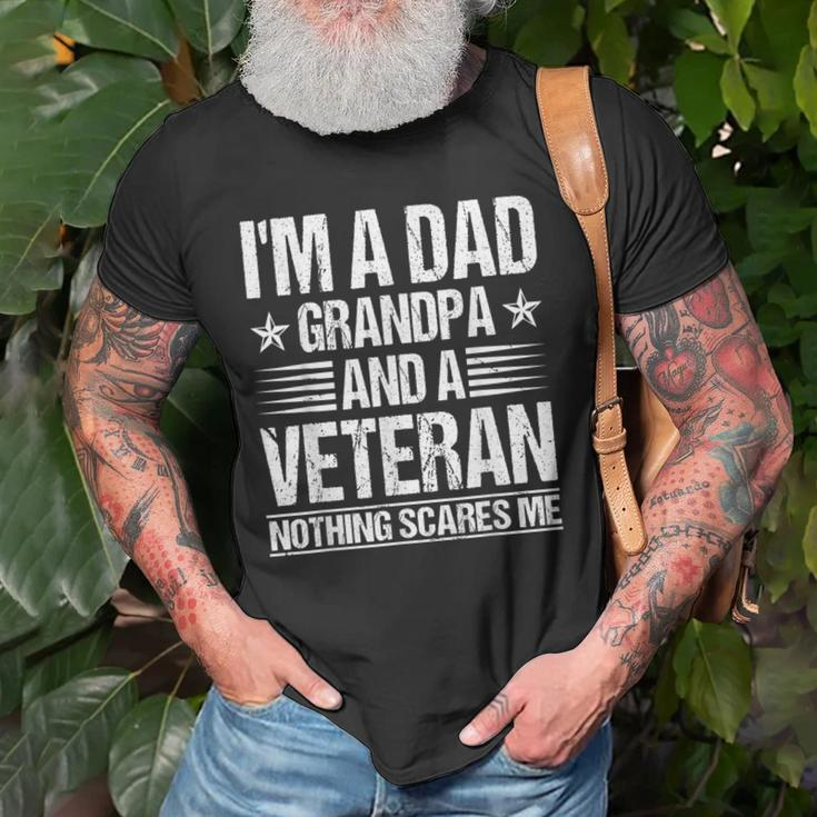 Im A Dad Grandpa And A Veteran Nothing Scares Me Distressed Old Men T-shirt Gifts for Old Men