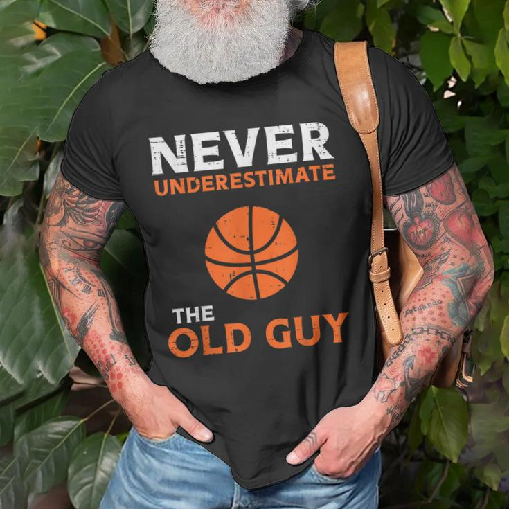 Never Underestimate The Old Guy Basketball Grandpa Dad Men Gift For Mens Old Men T-shirt Gifts for Old Men