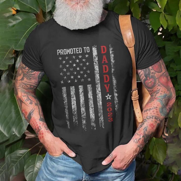 Patriotic Mens Promoted To Daddy Est 2023 First Time Dad Old Men T-shirt Gifts for Old Men