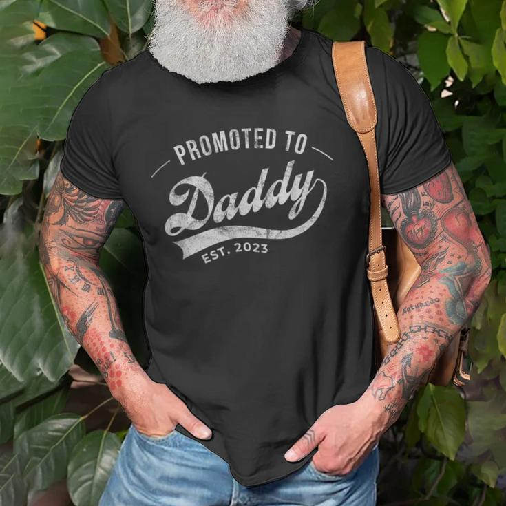 Promoted To Daddy 2023 Funny Humor New Dad Baby First Time Gift For Mens Old Men T-shirt Gifts for Old Men