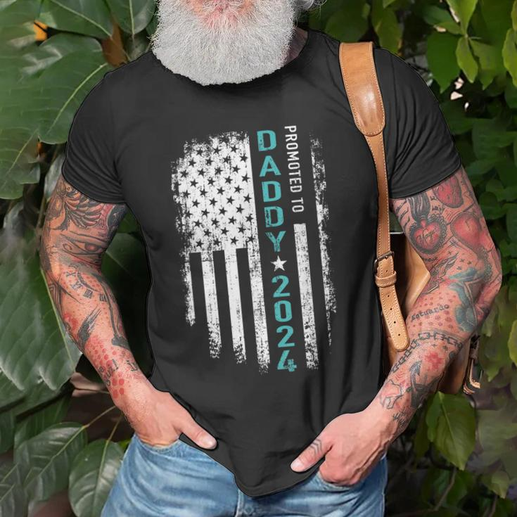 Promoted To Daddy 2024 Us American Flag For New Dad To Be Gift For Mens Old Men T-shirt Gifts for Old Men