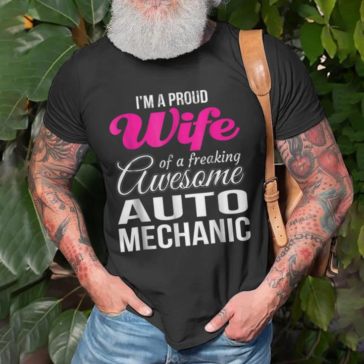 Proud Wife Of Freaking Awesome Auto Mechanic Wife Old Men T-shirt Gifts for Old Men
