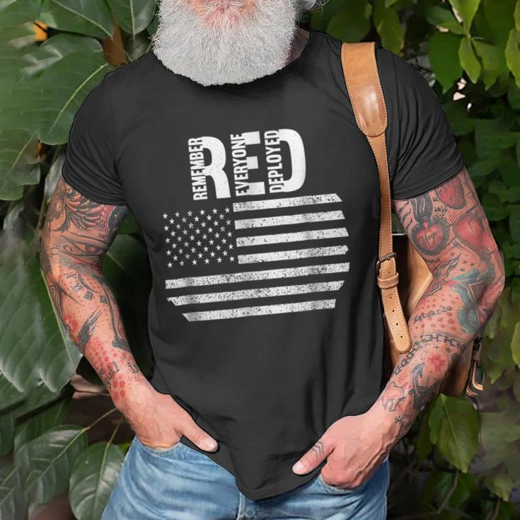 Red Remember Everyone Deployed Usa Military Veterans Old Men T-shirt Gifts for Old Men