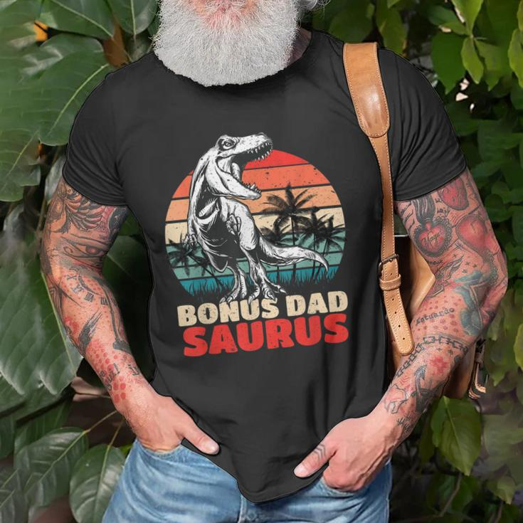 Retro Bonus Dadsaurus Rex Funny Bonus Dad Saurus Dinosaur Old Men T-shirt Gifts for Old Men
