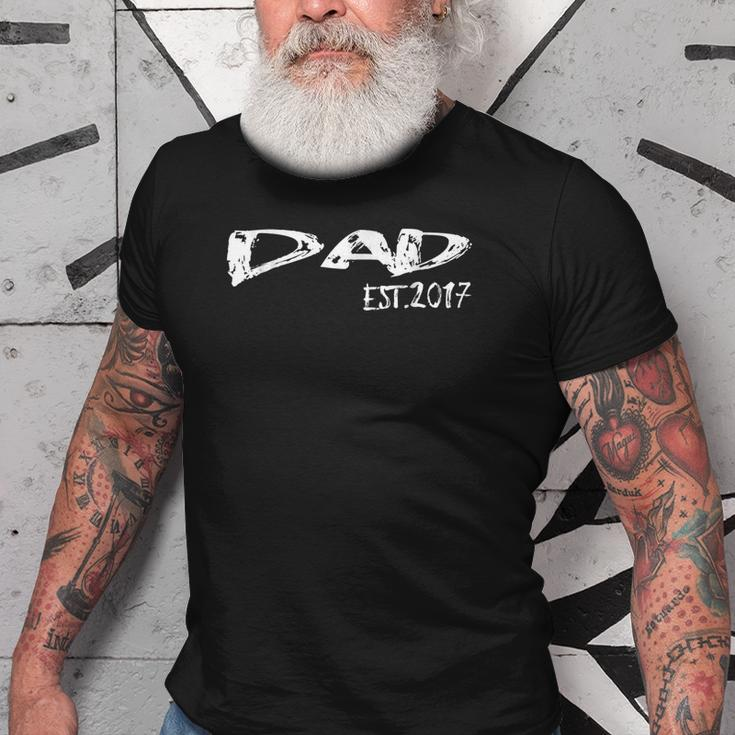 Dad Est 2017 New Daddy Father After Wedding & Baby Gift For Mens Old Men T-shirt