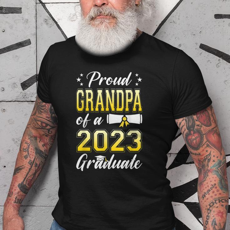 Proud Grandpa Of A Class Of 2023 Graduate Senior Graduation Gift For Mens Old Men T-shirt