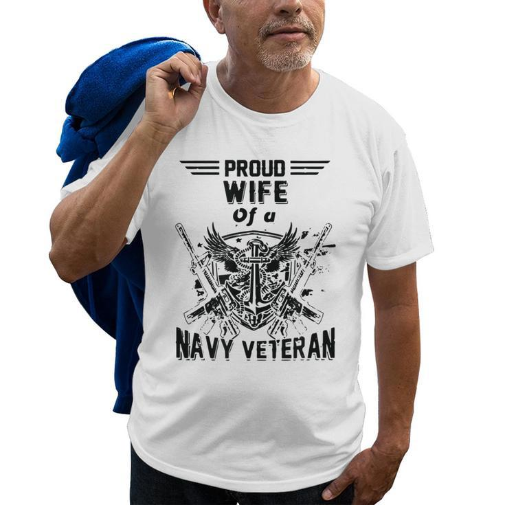 Proud Wife Of A Navy Veteran American Flag Military Gift Old Men T-shirt