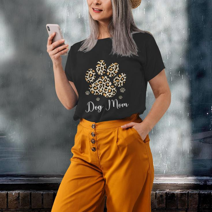 Best Dog Mom Ever Leopard Dog Paw Old Women T-shirt Gifts for Her