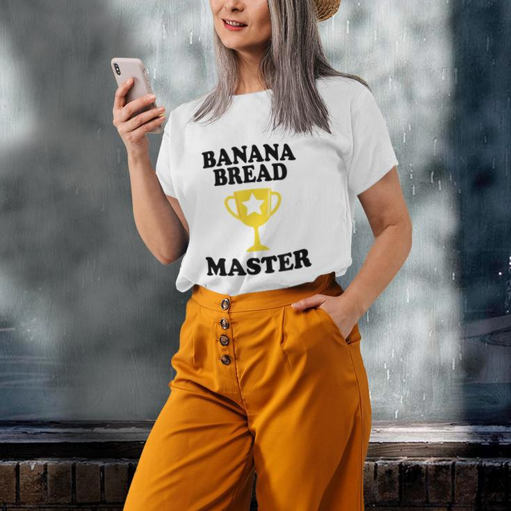 Banana Bread Master Trophy Maker Mom Dad Grandma Old Women T-shirt Gifts for Her