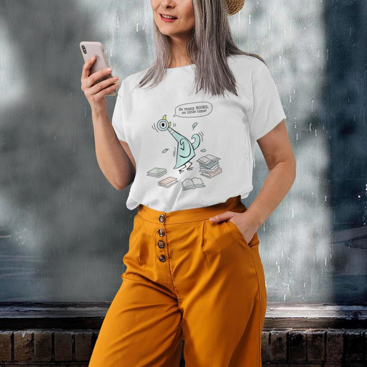 Teacher Library Read Mo Books Pigeon Reading Library Old Women T-shirt Gifts for Her