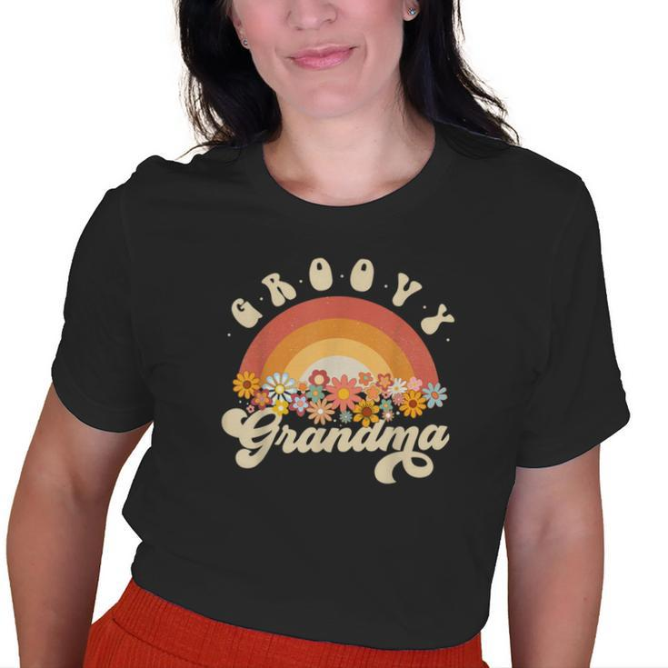 Groovy Grandma Retro Rainbow Colorful Flowers Old Women T-shirt