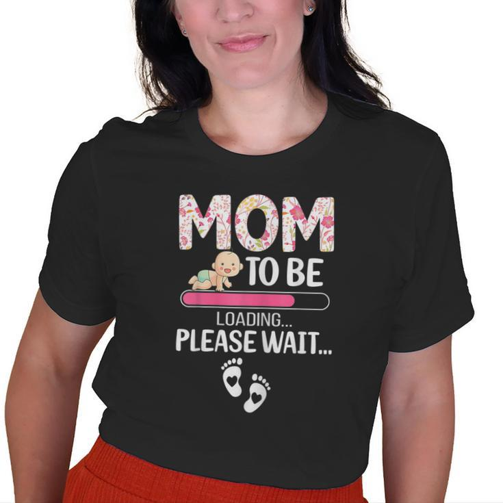 Mom To Be First Time Mom Pregnancy Old Women T-shirt