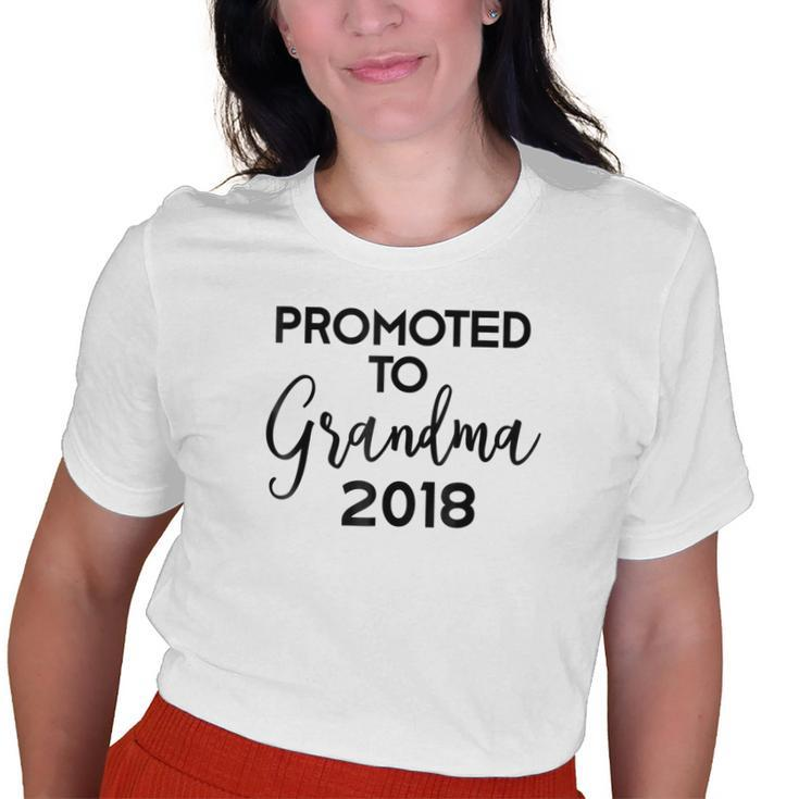 Pregnancy Announcement Promoted To Grandma Est 2018 Old Women T-shirt