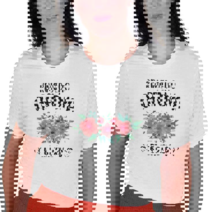 Promoted To Grandma Est 2019 New Grandma Old Women T-shirt