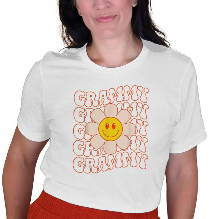 Retro Groovy Grammy Happy Face Smile Daisy Flower Grandma Old Women T-shirt