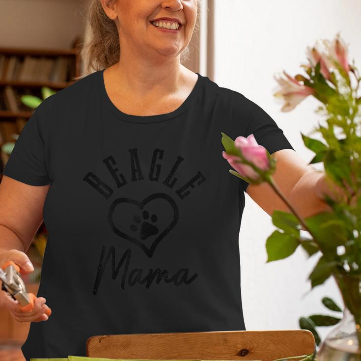 Beagle Mama Heart Paw Cute Dog Lover Beagle Mom Old Women T-shirt Gifts for Old Women