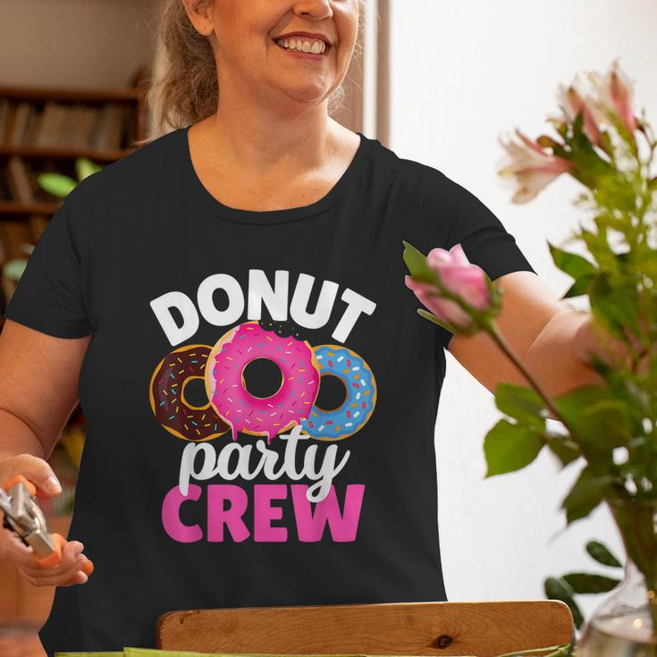 Donut Party Crew Family Girl Birthday Dad Mom Squad Old Women T-shirt Gifts for Old Women