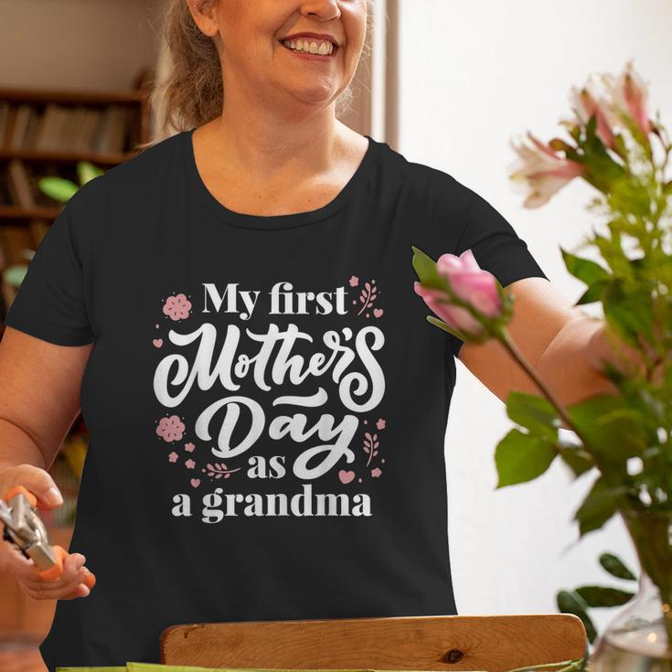 My First As A Grandma First Time Grandmother Old Women T-shirt Gifts for Old Women