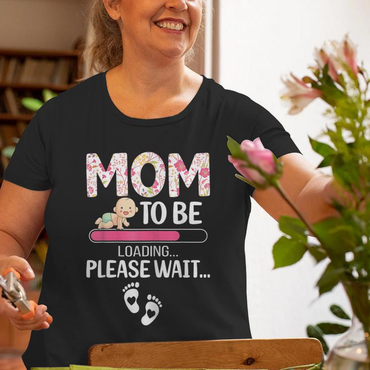 Mom To Be First Time Mom Pregnancy Old Women T-shirt Gifts for Old Women