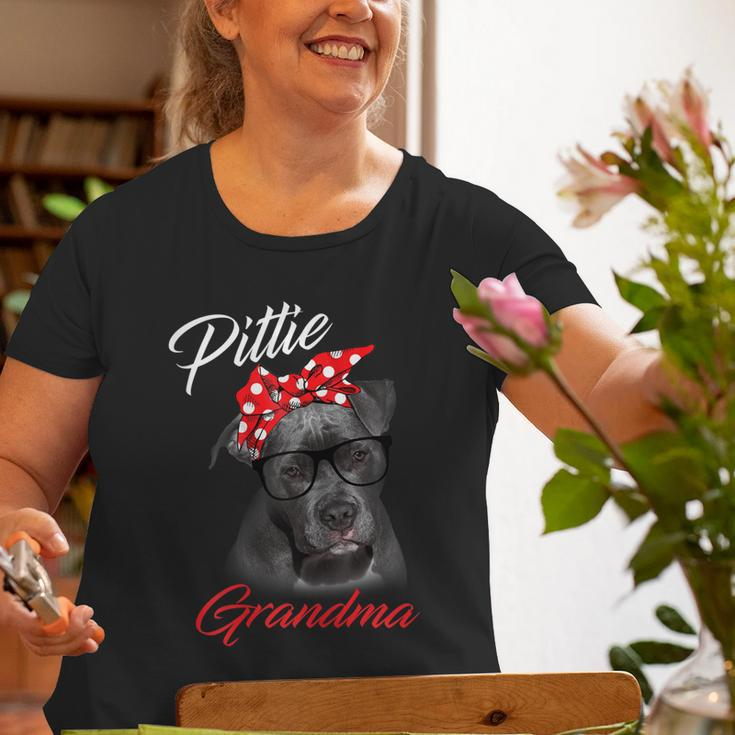 Pittie Grandma Granny Pitbull Dog Lovers Old Women T-shirt Gifts for Old Women