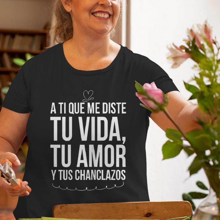 Tu Vida Tu Amor Tus Chanclazos Regalo Para Mama Navidad Old Women T-shirt Gifts for Old Women