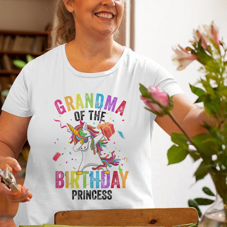Grandma Of The Birthday Princess Dabbing Unicorn Girl Old Women T-shirt Gifts for Old Women