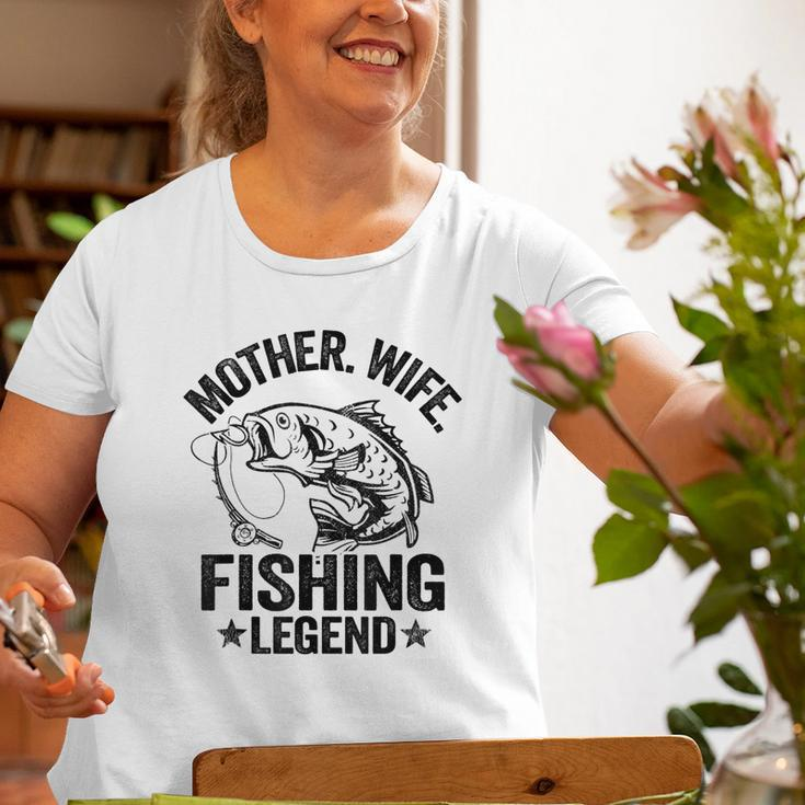 Mother Wife Fishing Legend Fisherwoman Grandma Mom Fishing Old Women T-shirt Gifts for Old Women