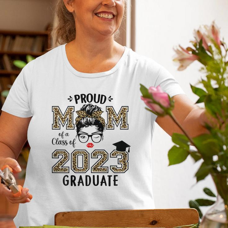 Proud Mom Of A 2023 Graduate Leopard Print Messy Bun Senior Old Women T-shirt Gifts for Old Women